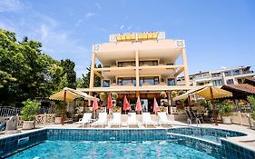 Hotel Capri